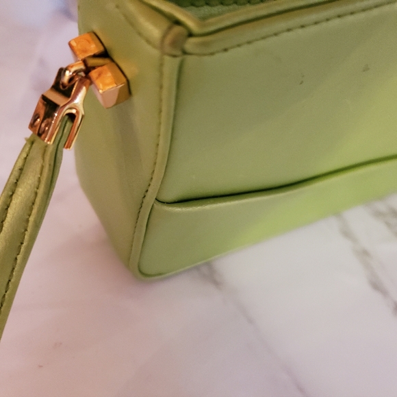 GREEN ANGULAR HANDBAG - Picture 3 of 8